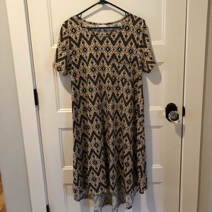 Carly by Lularoe